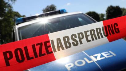 Bild: Bernd Wüstneck
Die Polizei hat nach einem Überfall auf eine Tankstelle bei Windischeschenbach den mutmaßlichen Täter gefasst
