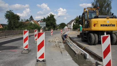 Bild: frd
Baustelle in der Eigelsberger Straße: Die Verkehrsteilnehmer müssen in nächster Zeit Sperrungen in Kauf nehmen.