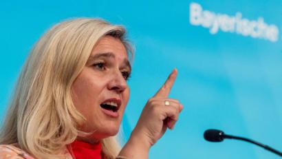 Archivbild: Peter Kneffel/dpa
Gesundheitsministerin Melanie Huml (CSU).