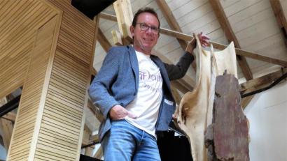 Bild: ubb
KuWa-Vorsitzender Wolfgang Horn freut sich auf die erste Gemeinschaftsausstellung der KuWa-Mitglieder im Krisenjahr und auf viele neue Werke für die Ausstellungsbesucher.