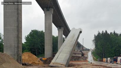 Bild: Hajo Dietz/ Nürnberg Luftbild
Im Juni fiel bereits dieser Pfeiler der alten Brücke. Jetzt ist ein weiterer an der Reihe.