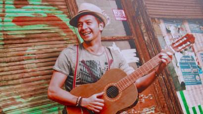 Bild: Ralph Gerlach/exb
Jay del Alma strahlt südamerikanische Lebensfreude aus.