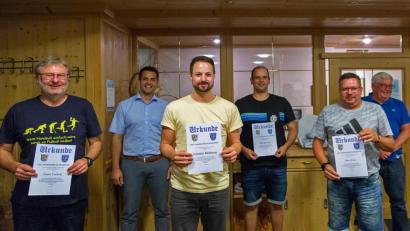Bild: Guenter Uschold
Vier Mitglieder des Handballvereins Oberviechtach wurden für ihre Verdienste geehrt.