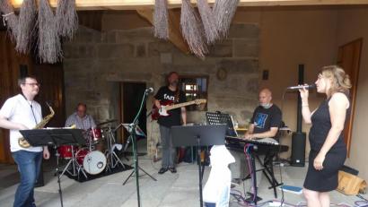 Bild: rn
Die Jam-Session-Band mit (von rechts) Monika Eichhammer, Martin Dilling, Albert Dotzler,. Andreas Grauvogel und Roman Chwalinski begleitet die Filmnacht.
