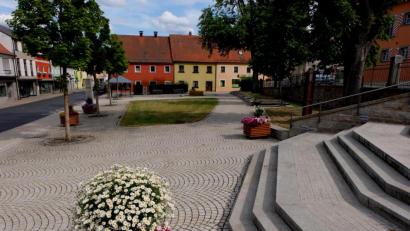 Bild: le
Keine Attraktion, kein Stand, kein Karussell. So menschenleer wie am Kirchweihsonntag sah man den Marktplatz seit seinem Bestehen vor über 200 Jahren noch nie.