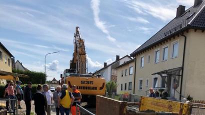 Bild: obe
Es tut sich was in der Quellenstraße. Der Ausbau liegt im Zeitplan. .