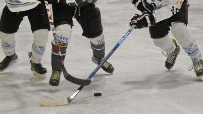 Bild: Andreas Brückmann
Die Vereine der Eishockey-Oberliga Süd dürfen auf finanzielle Unterstützung für ausfallende Zuschauereinnahmen hoffen.