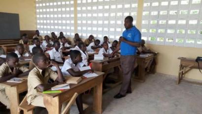 Bild: Ulrich Siebenbürger, Projekthilfe Dr. Luppa
Unterricht in Malawi. In dem afrikanischen Land unterstützt die Projekthilfe Dr. Luppa schon seit vielen Jahren eine Schule.