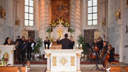 Bild: bnr
Die Musiker aus Böhmen verwandelten die Stadtpfarrkirche in einen Konzertsaal. Die Zuhörer waren restlos begeistert.