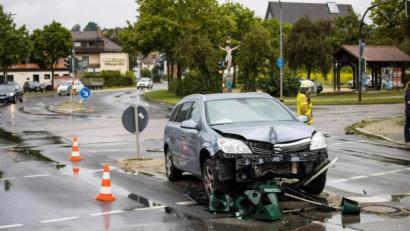 Bild: dmra
Am Auto entstand laut Polizei ein Schaden in Höhe von etwa 5000 Euro.