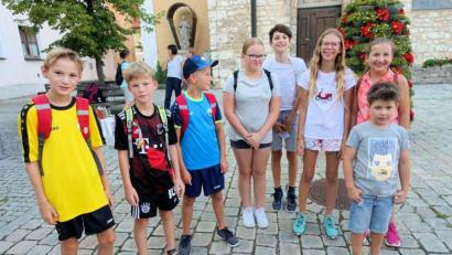 Bild: bjo
'Acht Kinder machten sich auf den Weg zum Kreuzberg.