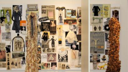 Bild: Dagmar Williamson
Auf den Blickwinkel kommt es an: Die große Collage von Ulrike Prusseit belebt den Hintergrund während zwei Kleider von Charlotte Vögele im Vordergrund ruhen. Eine stimmige Ausstellung erwartet Besucher der Stadtgalerie Alte Feuerwache.