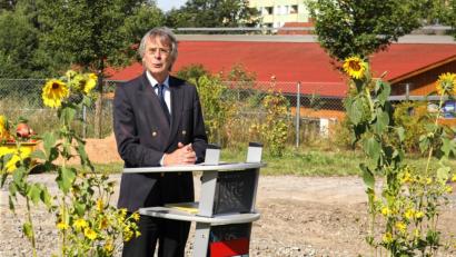 Bild: JOCHEN NEUMANN 
ERBENDORF
Regierungspräsident Axel Bartelt war beeindruckt, wie sich Krummennaab im Laufe der Zeit entwickelt hat.