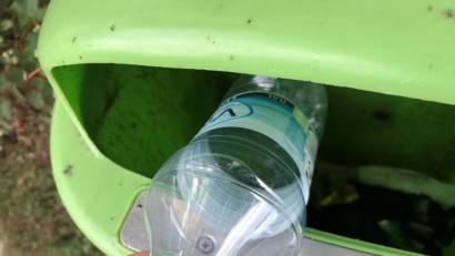 Bild: Gabi Schönberger
"Containern" ist verboten, aber darf man Pfandflaschen und Sperrmüll mitnehmen? Die Bürgermeister aus dem Landkreis Neustadt sind da rechtlich überfragt.