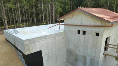 Bild: Portner
Nur das Armaturen-Haus bleibt sichtbar, während der Rohrkeller sowie der Flachbau mit den zwei Wasserkammern im Erdreich verschwindet.