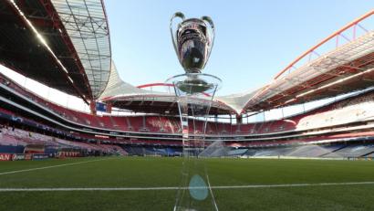 Bild: Miguel A. Lopes/dpa
Soll die Champions-League künftig, wie bislang praktiziert, in Hin- und Rückspielen oder wie beim Coronaturnier in Lissabon in K.-o.-Spielen ausgetragen werden. Ein Pro und Contra.