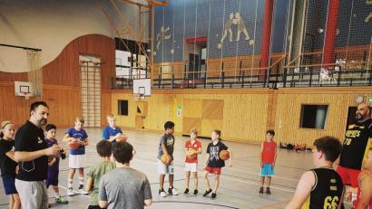 Bild: privat
Beim BTO-Stützpunkttraining mit Leistungstrainer Gabi Ionescu – hier in der Amberger Trimax-Halle – entwickeln sich die Talente kontinuierlich.