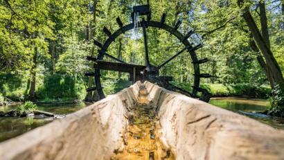 Bild: Thomas Kujat/exb
Das bekannte Wasserrad im Waldnaabtal.
