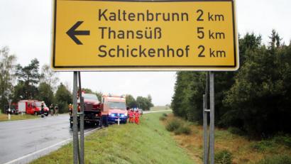 Bild: jma
Der Wagen musste von einem Abschleppunternehmen aus dem Graben gezogen werden.