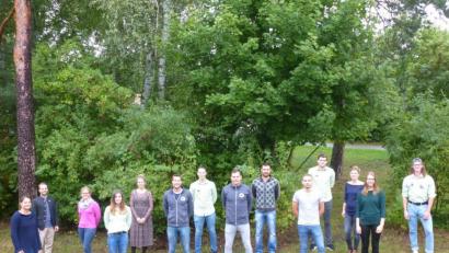 Bild: bk
Einige Veränderungen ergibt die Neuwahl beim Kirwaverein. Ein 14-köpfiges Team unter Führung von Ralph Egeter (vorne Mitte) verspricht Kontinuität bei den Aktivitäten.