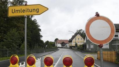 Bild: Petra Hartl
Die Vilstalstraße in Theuern ist noch bis zum 30. Oktober gesperrt.