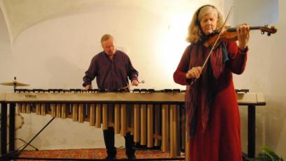 Bild: gge
Zu einer Traumreise zwischen Himmel und Erde lud das Orbis Duo ein. Matthias Krohn an der Marimba und Page Woodworth an der Violine