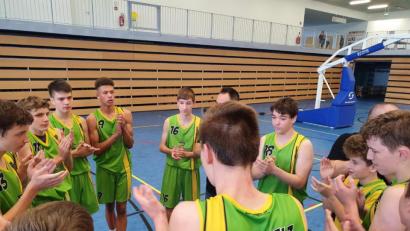 Bild: Stefan Merkl 
Allen Grund zum Jubeln haben die jungen Oberpfälzer nach ihrem Erfolg gegen Vilsbiburg Mit dem Sieg ziehen sie in die zweite Qualirunde zur JBBL ein.