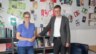 Bild:  Valerie Tielich
Bei ihnen dreht sich alles um Bücher: Geschäftsführerin Ursula Pustet (52) und ihr Bruder, Verleger Friedrich Pustet (60), der aber von allen nur Fritz genannt wird.