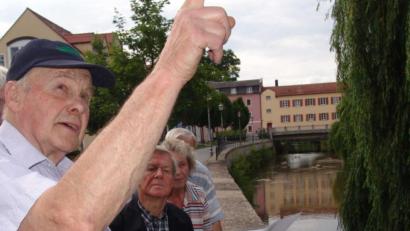 Archivbild: Harald Mohr
Manfred Pollok bei einer seiner vielen Führungen durch die Amberger Altstadt.