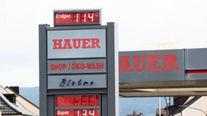 Bild: Gabi Schönberger
Die Stadtwerken haben nach Jahren erstmals den Preis an der einzigen Erdgastankstelle der Region um 3 Cent auf 1,14 Euro gesenkt.