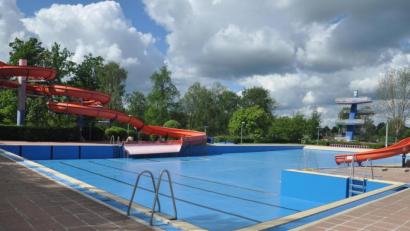 Bild: ws
Mit Blick auf das Infektionsrisiko hat Tirschenreuth heuer das Freibad nicht geöffnet. Eine "unpopuläre Entscheidung", die Zweiter Bürgermeister Peter Gold, mit Sorge um die Gesundheit der Menschen weiterhin für richtig hält.