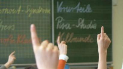 Bild: Petra Hartl
In einer Woche beginnt das neue Schuljahr. Während die Zahl der Grundschüler, also erste bis vierte Klasse, im Landkreis Schwandorf seit Jahren kontinuierlich steigt , nimmt die Schülerzahl an den Mittelschulen leicht, aber stetig ab.