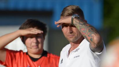 Bild: ref
Der Blick geht in Richtung 20. September. Weidens Trainer Andreas Scheler (rechts) hofft, dass am Dienstag, 1. September, eine klare Ansage der Politik kommt, wann es im Amateurfußball tatsächlich weitergehen kann.