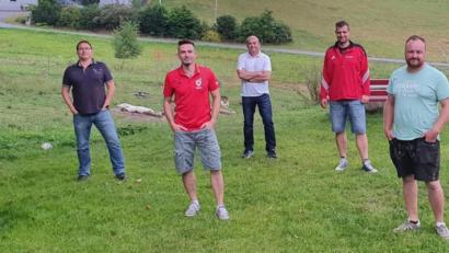 Bild: nm
Thomas Scheinkönig, Michael Jung, Sandro Lugert, Jürgen Lugert, Michael Schmutzer, Benedikt Gradl und Michael Sigritz (von links) kümmern sich in den kommenden zwei Jahren um die TSV-Fußballer.