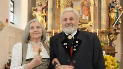 Bild: gm
Margarete und Hans Forster haben sich vor 60 Jahren das Ja-Wort gegeben. In der Pittersberger Pfarrkirche segnete Josef Fromm ihren Bund erneut für das weitere gemeinsame Leben.