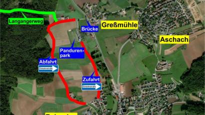 Bild: upl
Die Zufahrt zum Pandurenpark erfolgt über die Raigeringer Dorfstraße. Zurück geht es über einen Feldweg am Waldrand.