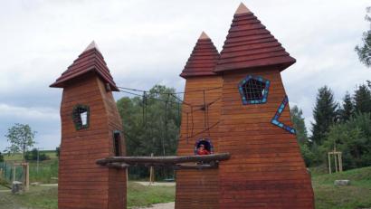 Bild: wel
Familienbeauftragte Franziska Schmidhuber hatte in der Sitzung des Gemeinderates viele Beispiele von modernen Spielplätzen mit kreativen Spielmöglichkeiten präsentiert. Ein Beispiel war der Spielplatz beim Moorbad in Schönsee.