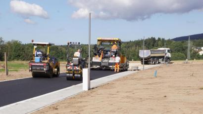 Bild: bkr
Asphaltierungsarbeiten Steinäcker, Immenreuth