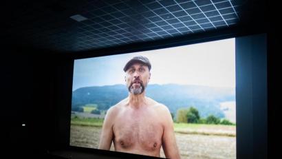 Bild: Freiraumfürmacher/exb
Thomas Zeitler aus Arzberg vermittelt in seiner Rolle als "Werner" interessante Einblicke in das Leben im Fichtelgebirge.