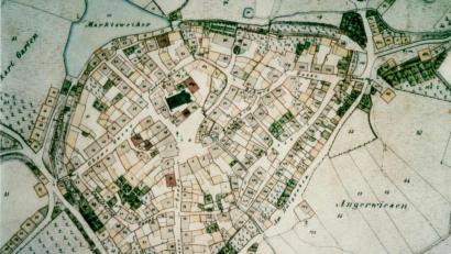 Repro: lg
Oberviechtachs Urkataster von 1835 zeigt die nahezu birnenförmige Topografie. Der mittelalterliche Aufbau des Marktes und der Verlauf der einstigen Ringmauer sind erkennbar.