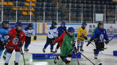 Bild: gb
Seit Montag trainieren die Nachwuchscracks des 1. EV Weiden.