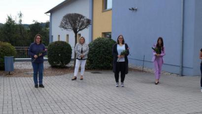 Bild: wel
Rektorin Christine Schneider (Dritte von links) begrüßte die neuen Lehrerinnen (von links) Christina Decker, Christine Wittmann, Melanie Obermeier, Julia Fischer und Carina Schneider.