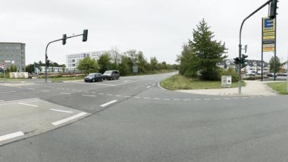 Bild: Gabi Schönberger
Die Finanzierung der Rad-/Fußwegebrücke von der FOS/BOS zum Verbrauchermarkt wird in den Haushalt 2021 verschoben ebenso wie weitere Baumaßnahmen, sehr zum Ärger vieler Stadträte.