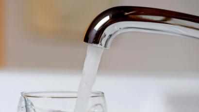 Bild: Roland Weihrauch/dpa 
Nach einigen leicht negativen Ergebnissen in den Vorjahren kostet der Kubikmeter Wasser von 2020 bis 2023 bei der Edelsfeld-Gruppe 1,91 Euro.