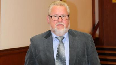 Bild: flt
Hans-Dieter Dietl übernimmt als Listennachfolger den Posten bei der SPD ein, nachdem Fraktionssprecherin Susanne Bittner ihr Amt niederlegte.