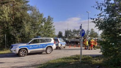 Bild: Jürgen Masching
Zahlreiche deutsche und amerikanische Einsatzkräfte sicherten die Fundstelle der Bombe in Grafenwöhr ab.