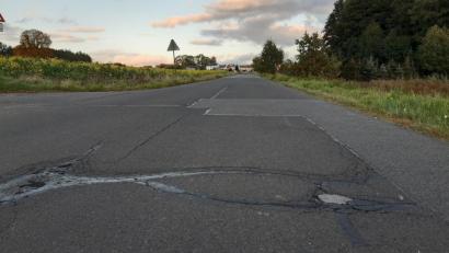 Bild: Lowak
Der Ausbau der Gemeindeverbindungsstraße von Neuhaus nach Dietersdorf beginnt erst im Frühjahr 2021.