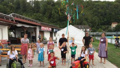 Bild:  Patricia Kemmeter/exb
Die Kinderkirwa des 1. FC Rieden ist eine Riesengaudi.