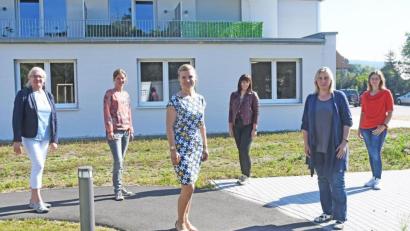 Bild: Gabi Schönberger
Das Team der Caritas-Schwangerschaftsberatung in Weiden: (von links) Die Sozialpädagoginnen Maria Kohl, Christine Schobert, Raimunda Schulze (Leiterin), Praktikantin Rebecca Rupprecht und die Verwaltungskräfte Jana Gawlik und Alexandra Kellner.