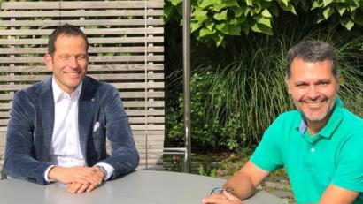 Bild: mez
Eine Abschaffung des Solidaritätszuschlag forderte MU-Kreisvorsitzender Leonhard Zintl (rechts) beim Sommergespräch.